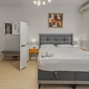  Appartamento Upscale Studio, Walking Distance From The Old Town